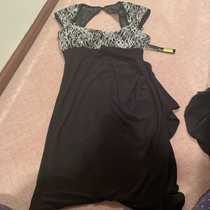 NWT R&M Richards fancy coctail dress. Size 6P.